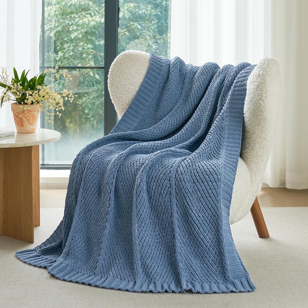 Amélie Home Knit Throw Blanket, Soft Chenille Cozy Breathable Dual Tone Checkered Chunky Decorative Blanket for Couch, Bed & Sofa, French-Inspired Lightweight Warm Gift for Women, Beige, 50"x60"