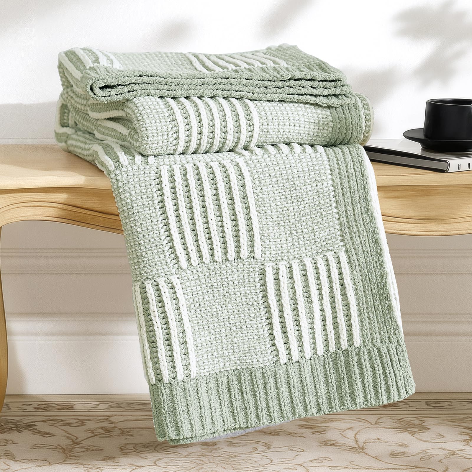 Amélie Home Knit Throw Blanket, Soft Chenille Cozy Breathable Dual Tone Checkered Chunky Decorative Blanket for Couch, Bed & Sofa, French-Inspired Lightweight Warm Gift for Women, Beige, 50"x60"