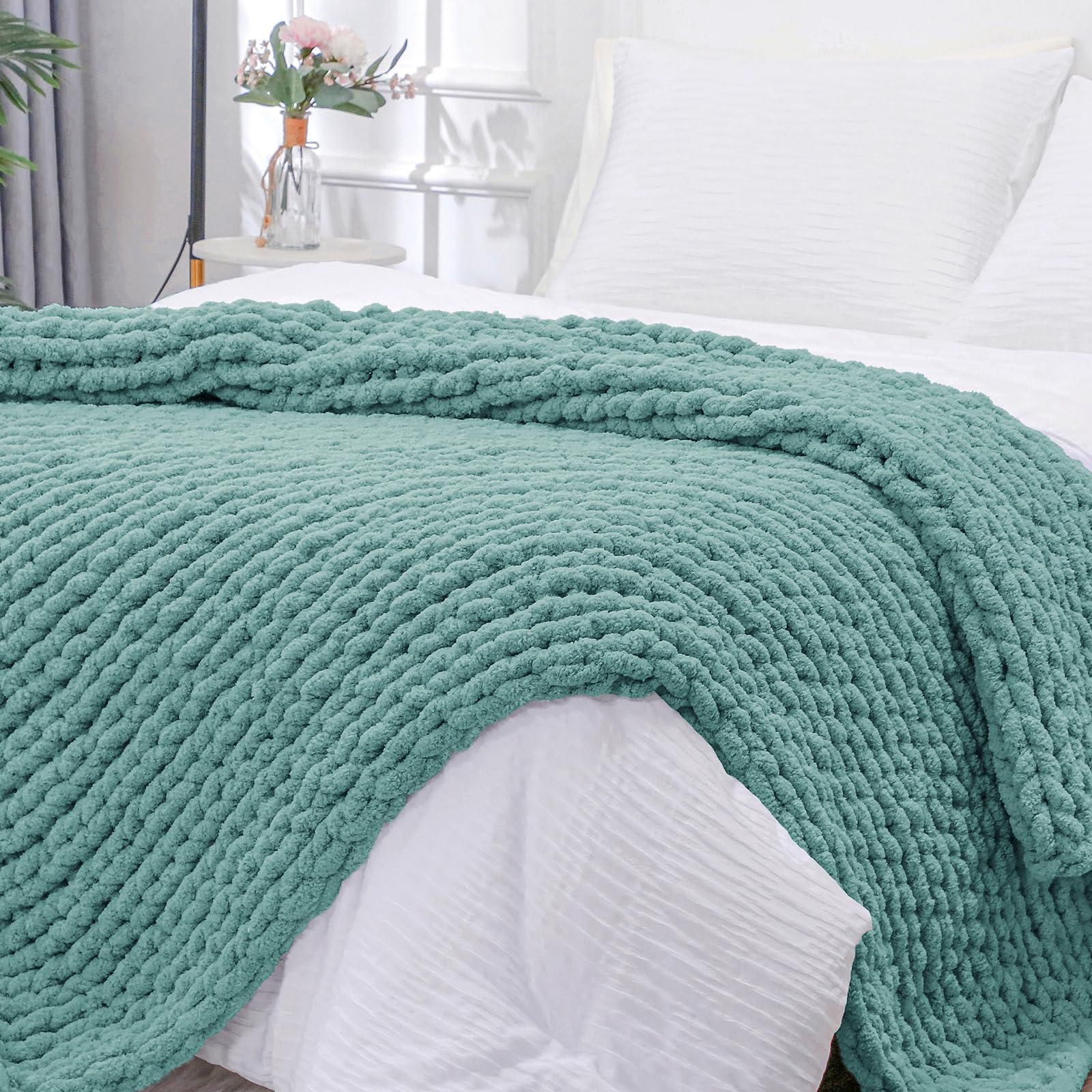 Bigacogo Chunky Knit Throw Blanket for Couch, 40x60 inches, 100% Hand Knitted with Thick Jumbo Chenille Yarn, Cozy Soft Large Rope Knot Cable Crochet Blankets for Sofa Bed Living Room, Beige