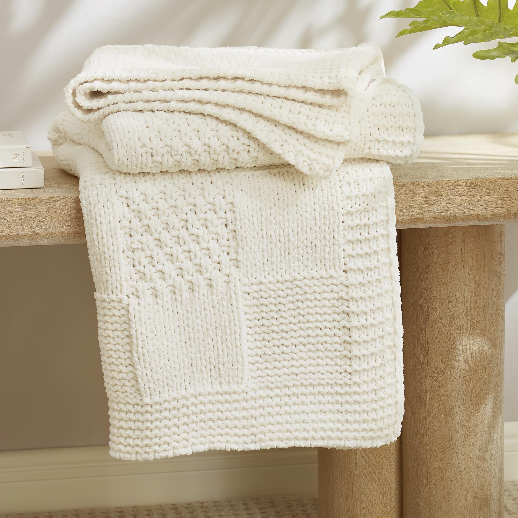 Amélie Home Knit Throw Blanket, Soft Chenille Cozy Breathable Dual Tone Checkered Chunky Decorative Blanket for Couch, Bed & Sofa, French-Inspired Lightweight Warm Gift for Women, Beige, 50"x60"