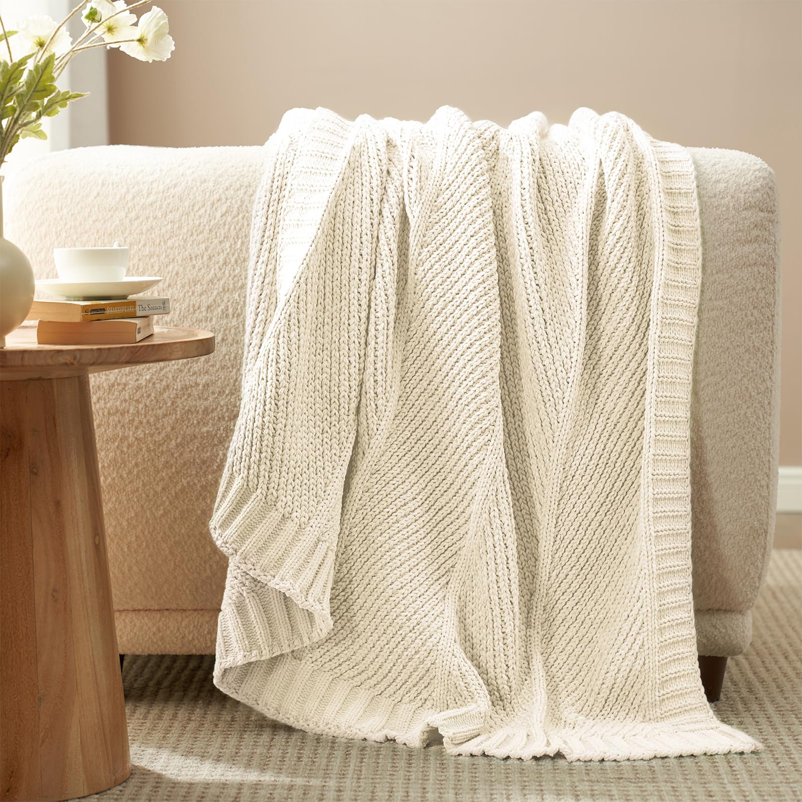 Amélie Home Knit Throw Blanket, Soft Chenille Cozy Breathable Dual Tone Checkered Chunky Decorative Blanket for Couch, Bed & Sofa, French-Inspired Lightweight Warm Gift for Women, Beige, 50"x60"