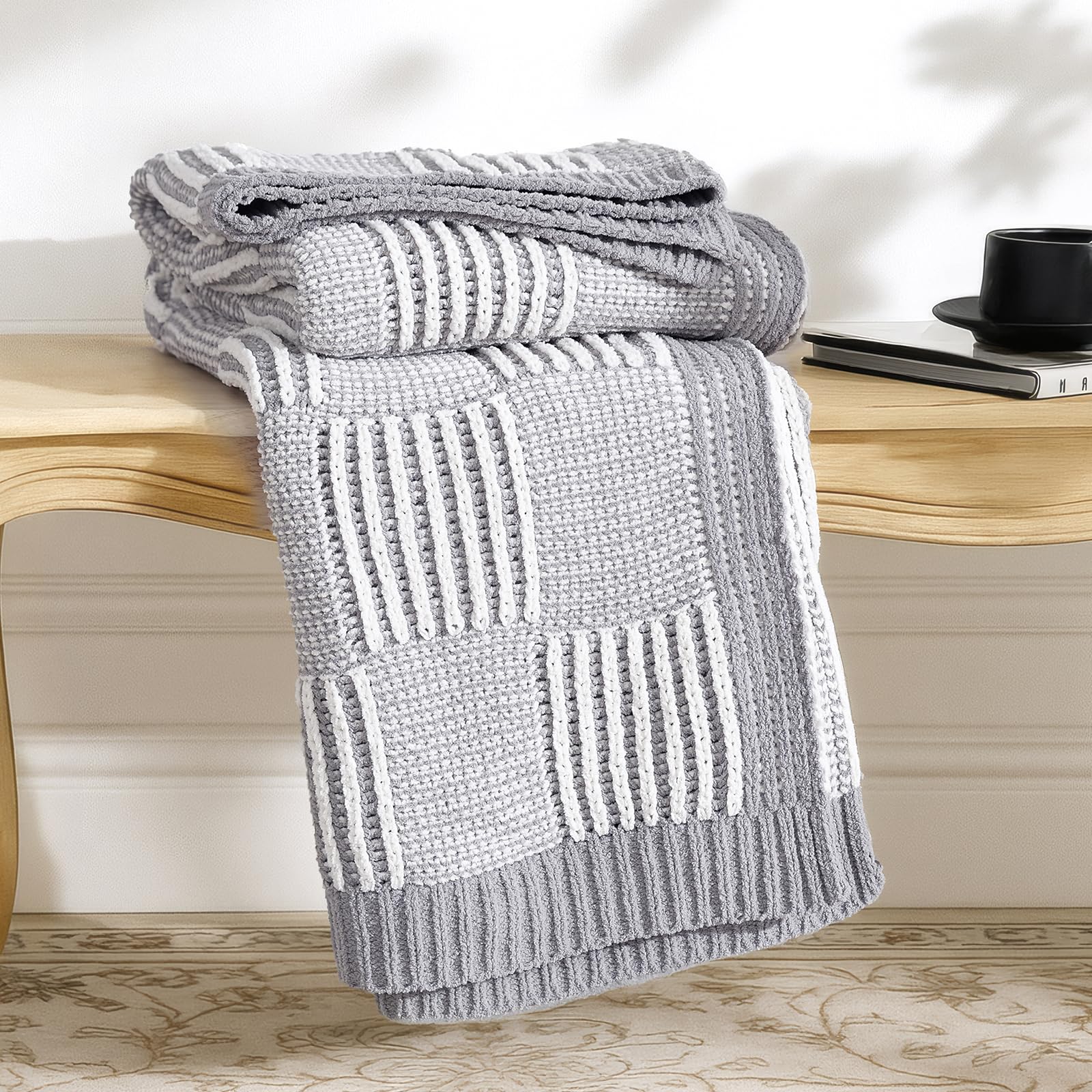 Amélie Home Knit Throw Blanket, Soft Chenille Cozy Breathable Dual Tone Checkered Chunky Decorative Blanket for Couch, Bed & Sofa, French-Inspired Lightweight Warm Gift for Women, Beige, 50"x60"
