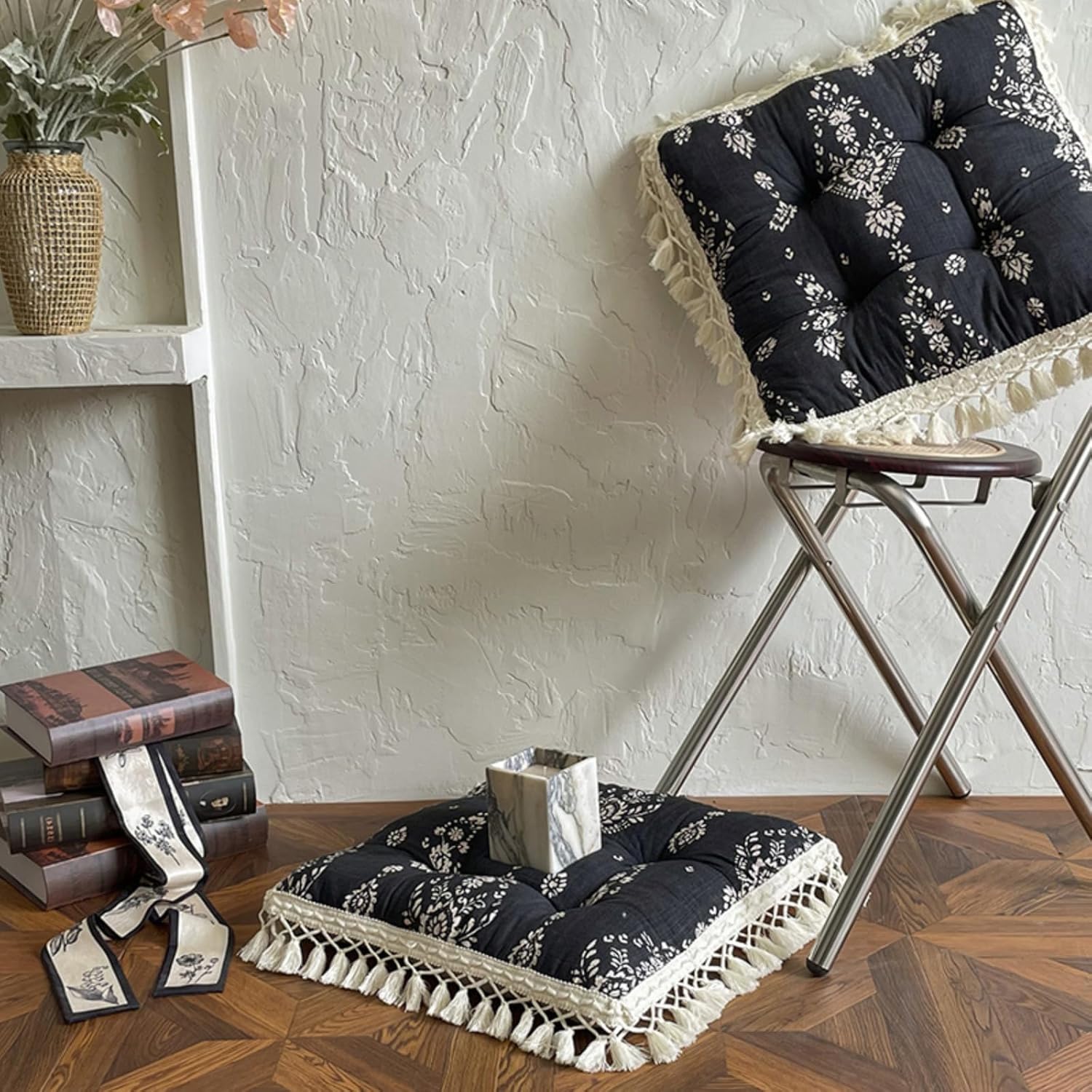 Set of 2 Floral Printed Chair Pads with Tassels Cotton Linen Square Chair Cushions 17x17x3 Inch Seat Cushion for Living Room Kitchen and Officewooden Chair (Green,17"x17")