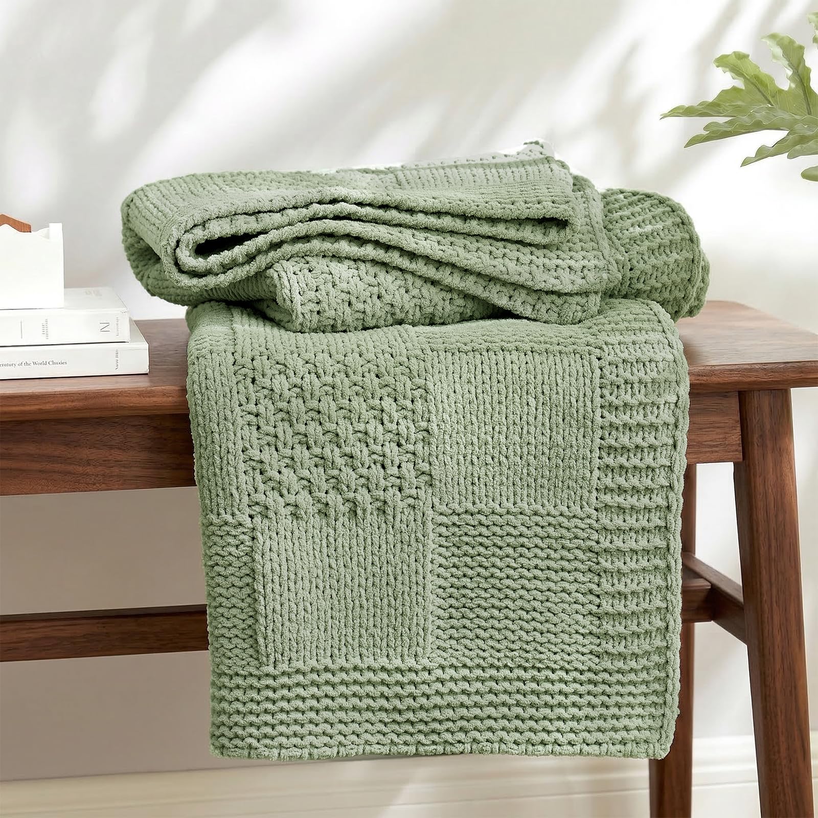 Amélie Home Knit Throw Blanket, Soft Chenille Cozy Breathable Dual Tone Checkered Chunky Decorative Blanket for Couch, Bed & Sofa, French-Inspired Lightweight Warm Gift for Women, Beige, 50"x60"