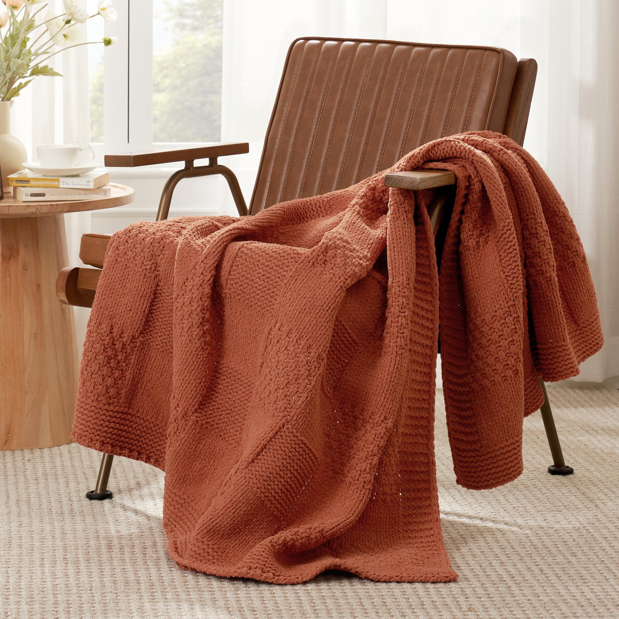 Amélie Home Knit Throw Blanket, Soft Chenille Cozy Breathable Dual Tone Checkered Chunky Decorative Blanket for Couch, Bed & Sofa, French-Inspired Lightweight Warm Gift for Women, Beige, 50"x60"